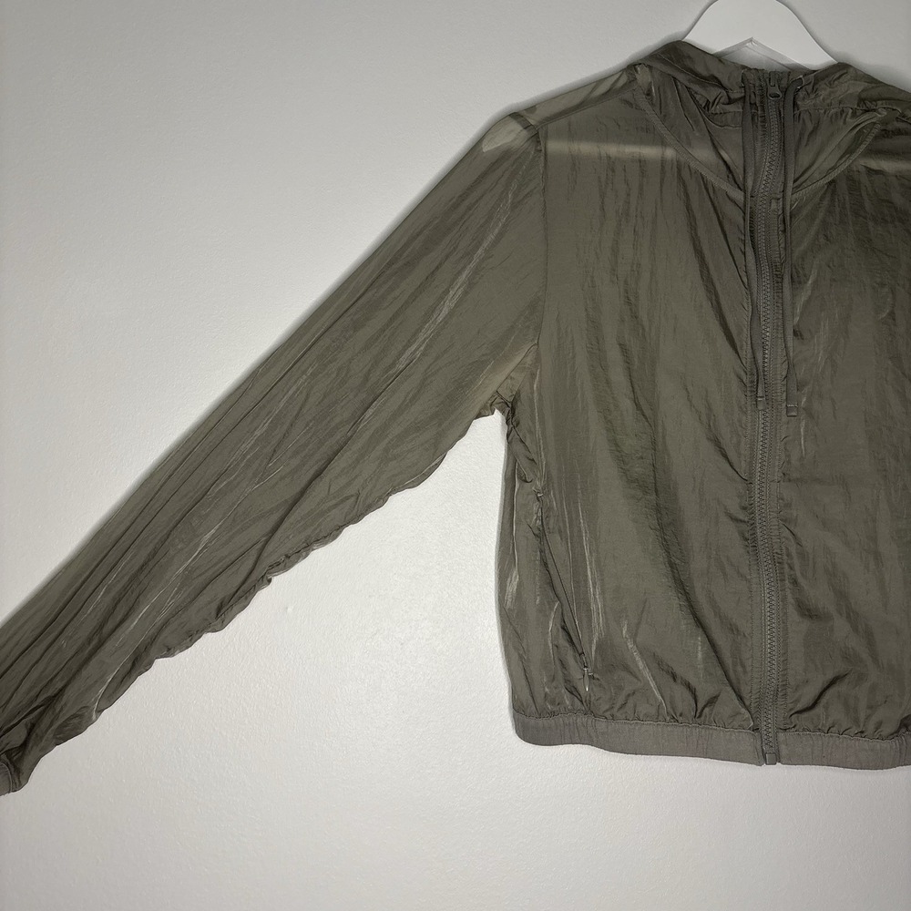 Alo Yoga Women's Green Nylon Hooded Windbreaker Full Zip Cropped Jacket Small